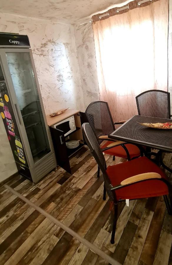Lazy Lounge Apartments มันกาเลีย ภายนอก รูปภาพ