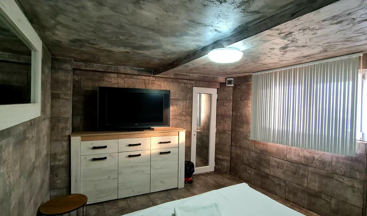 Lazy Lounge Apartments มันกาเลีย ภายนอก รูปภาพ